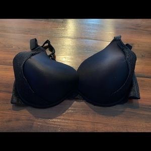 BLACK BRA 38DDD